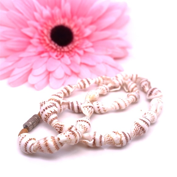 Natural shell choker Necklace 14” - Picture 1 of 6